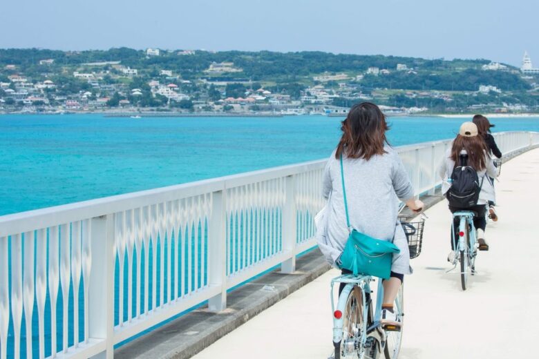 レンタサイクルで渡る古宇利大橋！今帰仁村の古宇利島まで片道2キロ、海の上を走るような高揚感を味わえるのアイキャッチ